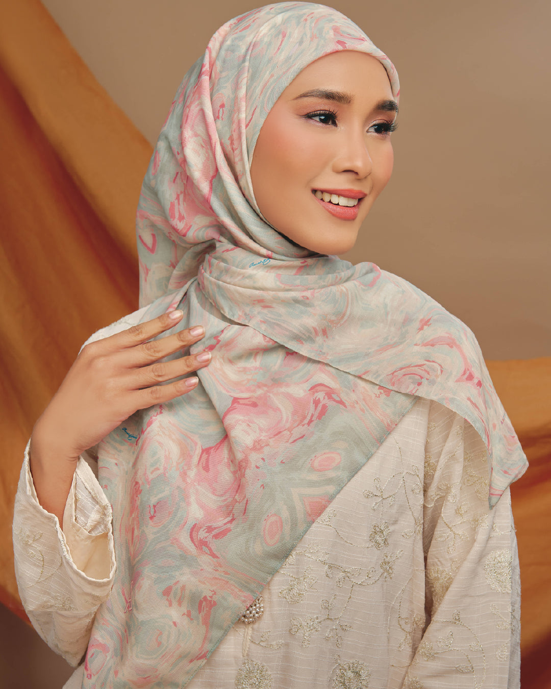 AZ AMARIS ENCHANTING