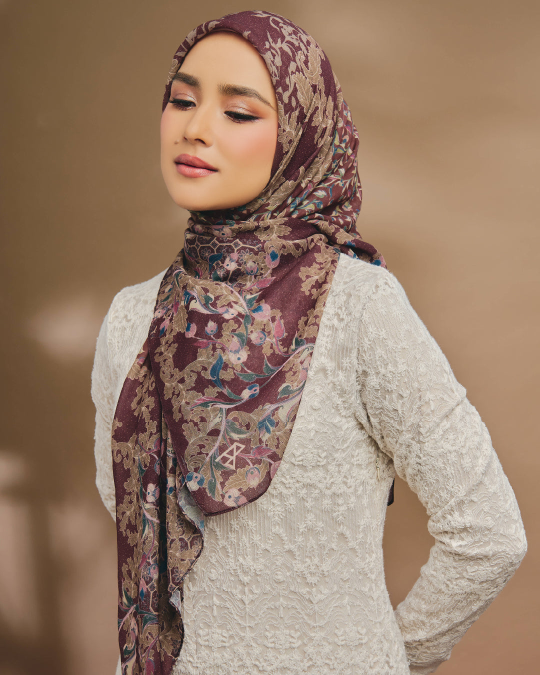 AZ CAMELLIA DEEP BROWN