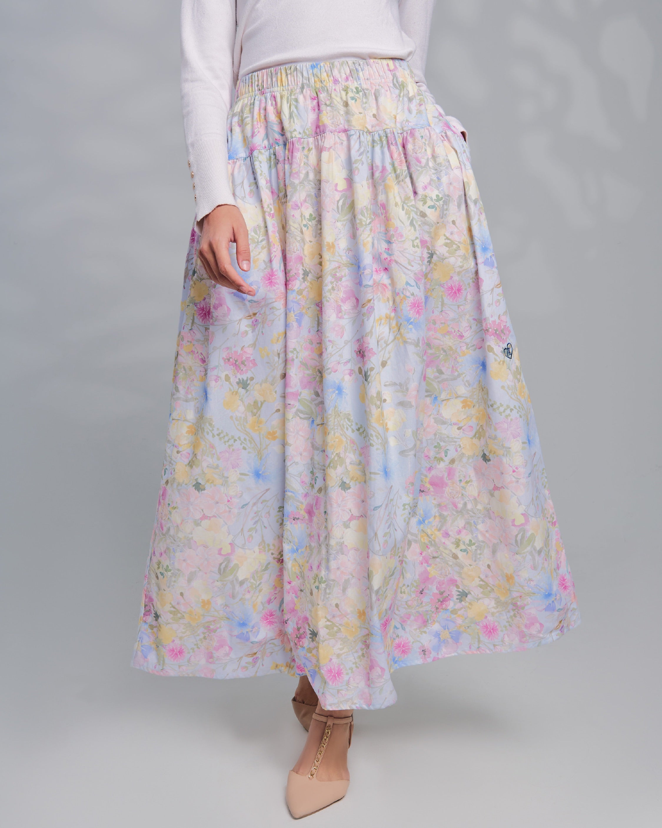 WANDERBLOOM SKIRT BOUQUET