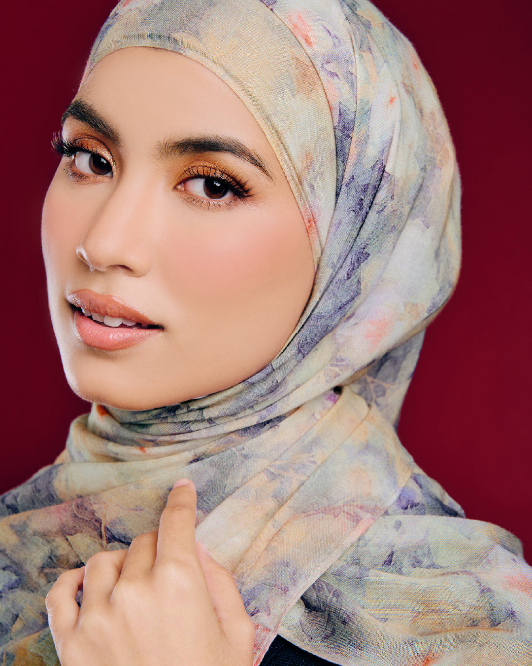 AZ ARBI MODAL SHAWL PETALS