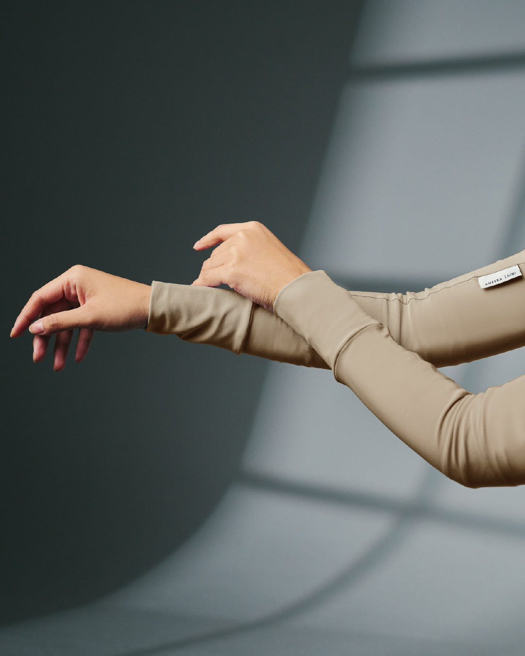 AZ NUR 2.0 HANDSLEEVES LATTE