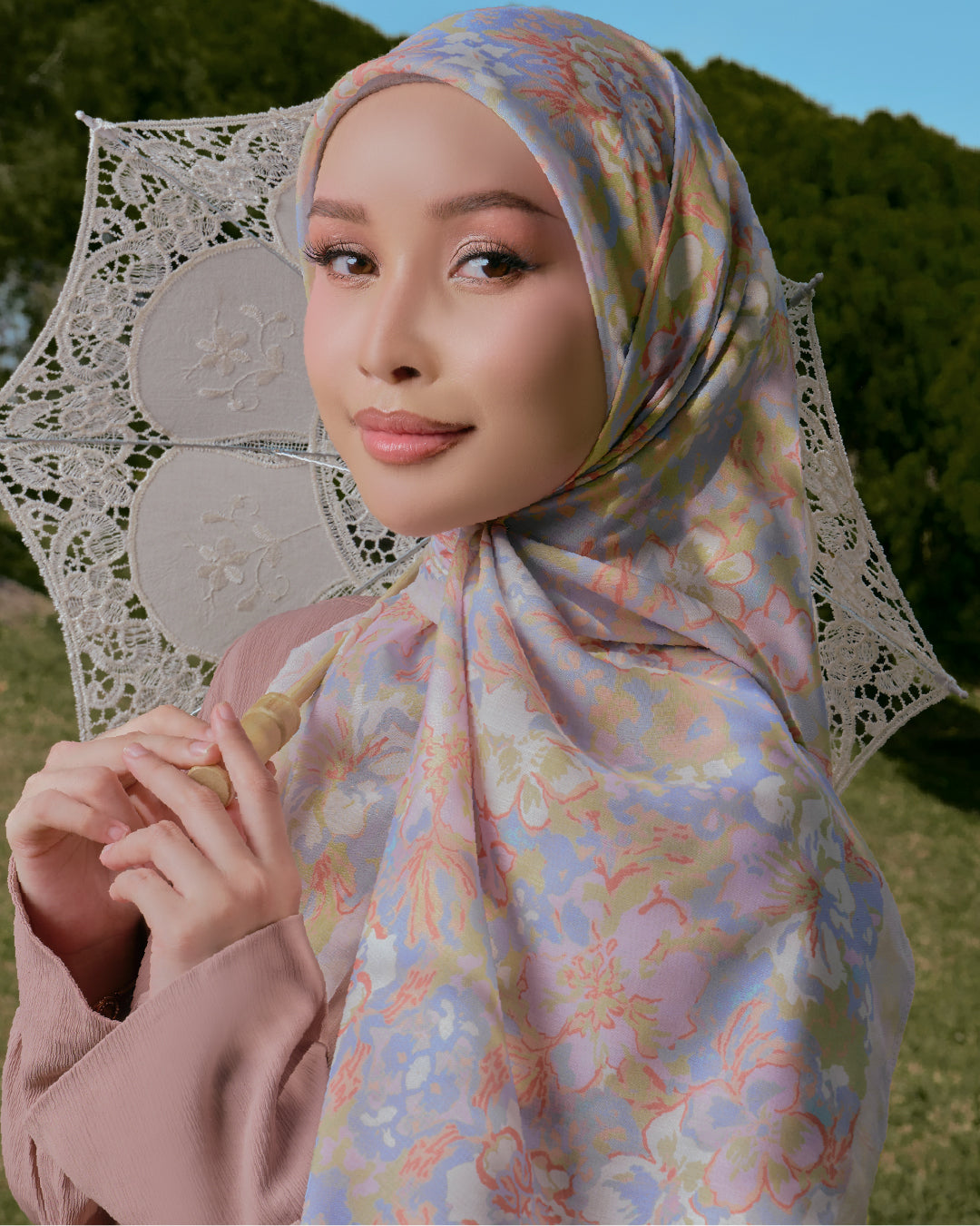 AZ REINA CASHMERE BEES