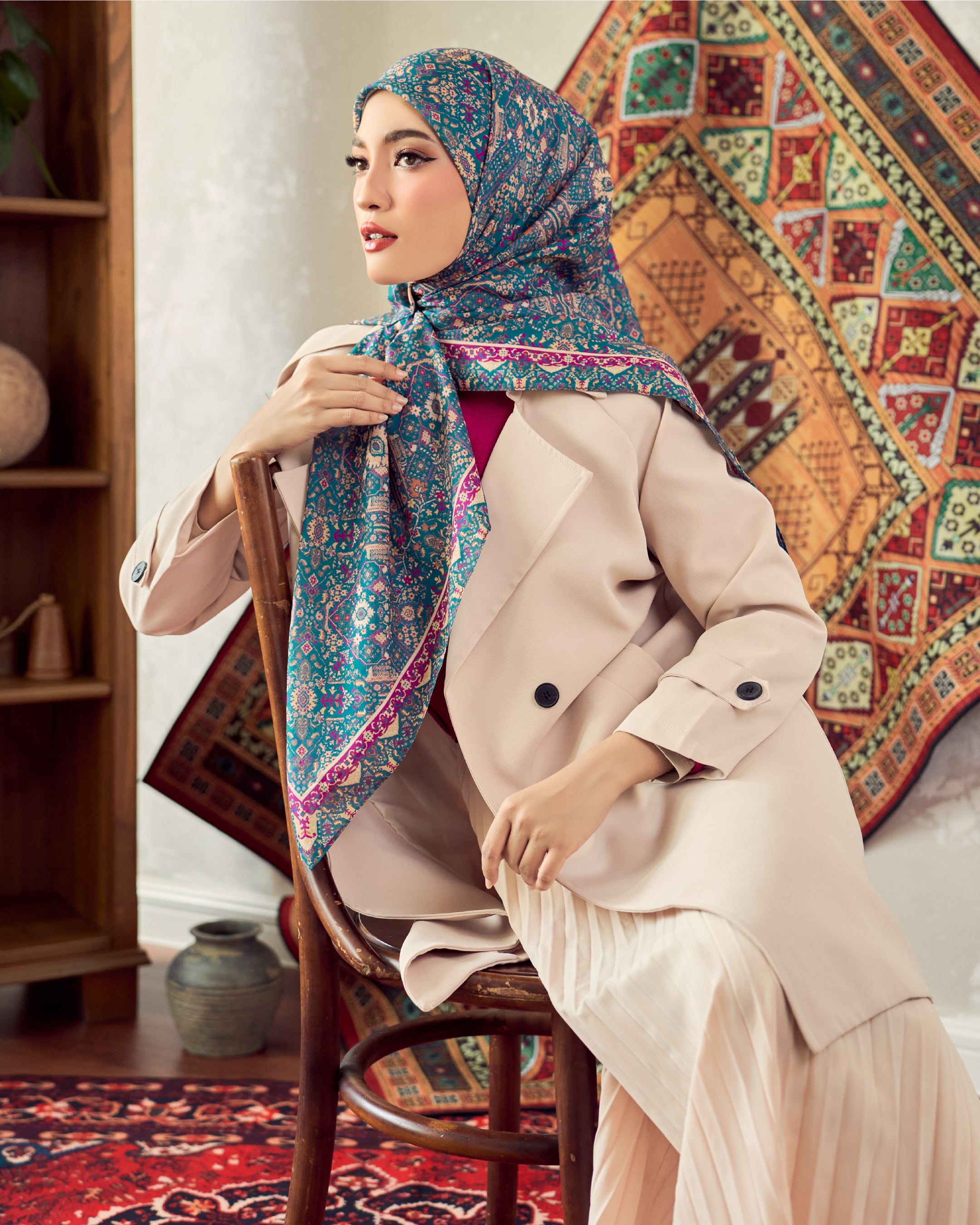 AZ ANAHITA NAWAL ZIRCON