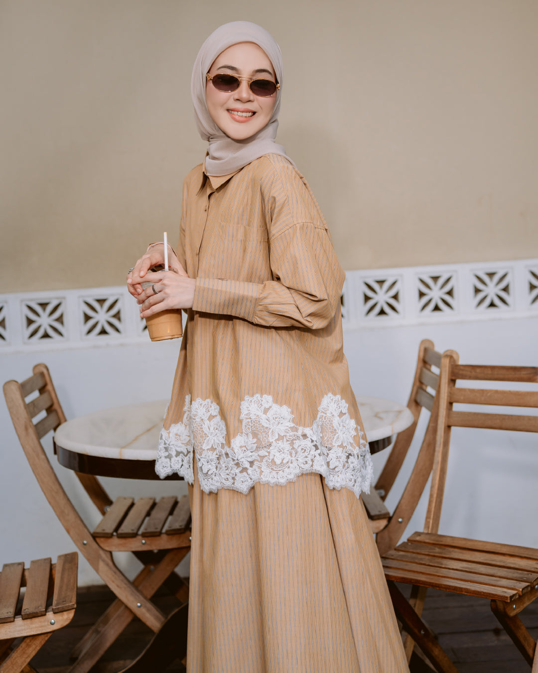 THE APRIL STRIPE SET CLASSIC BROWN