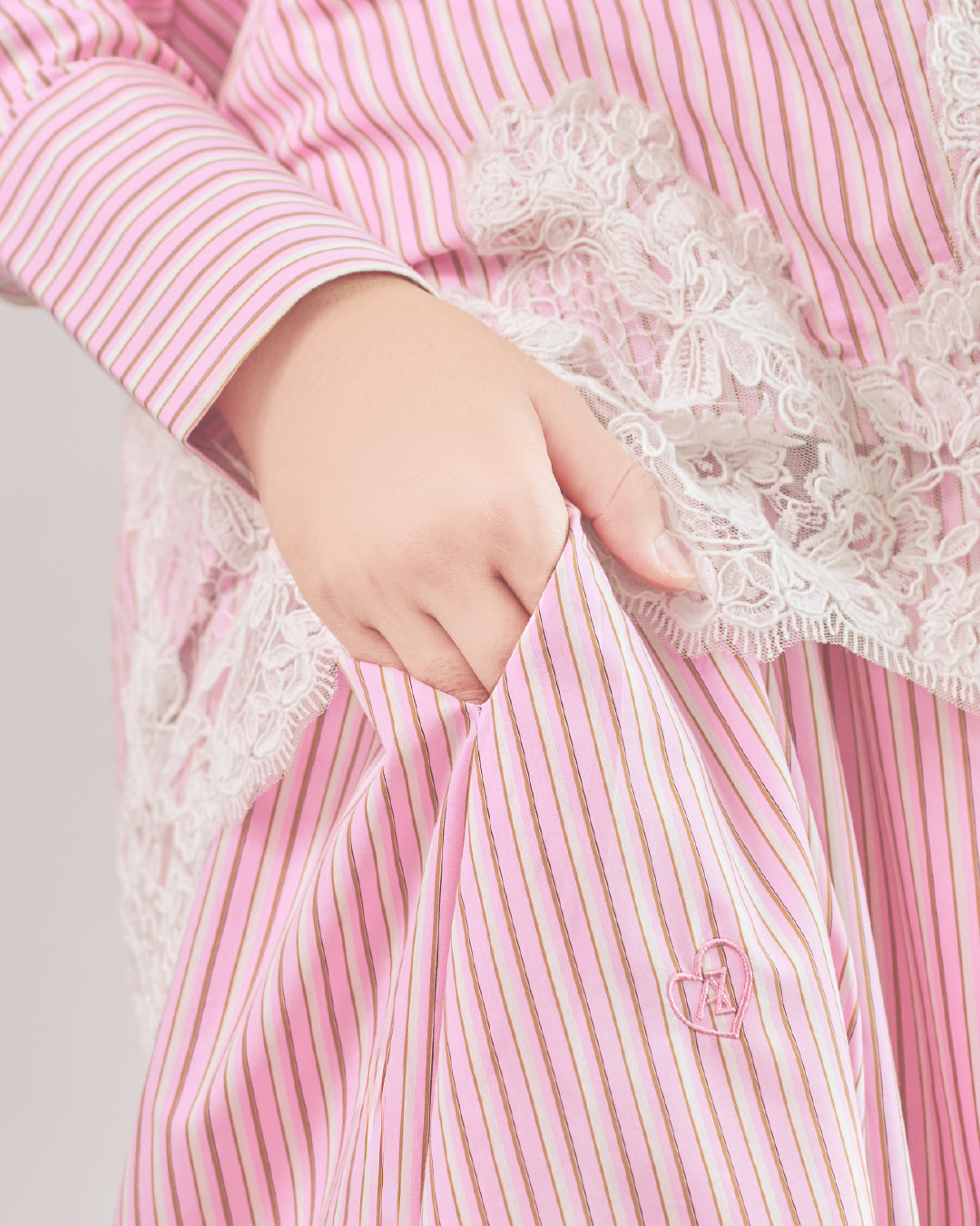 THE APRIL STRIPE SET CLASSIC PINK