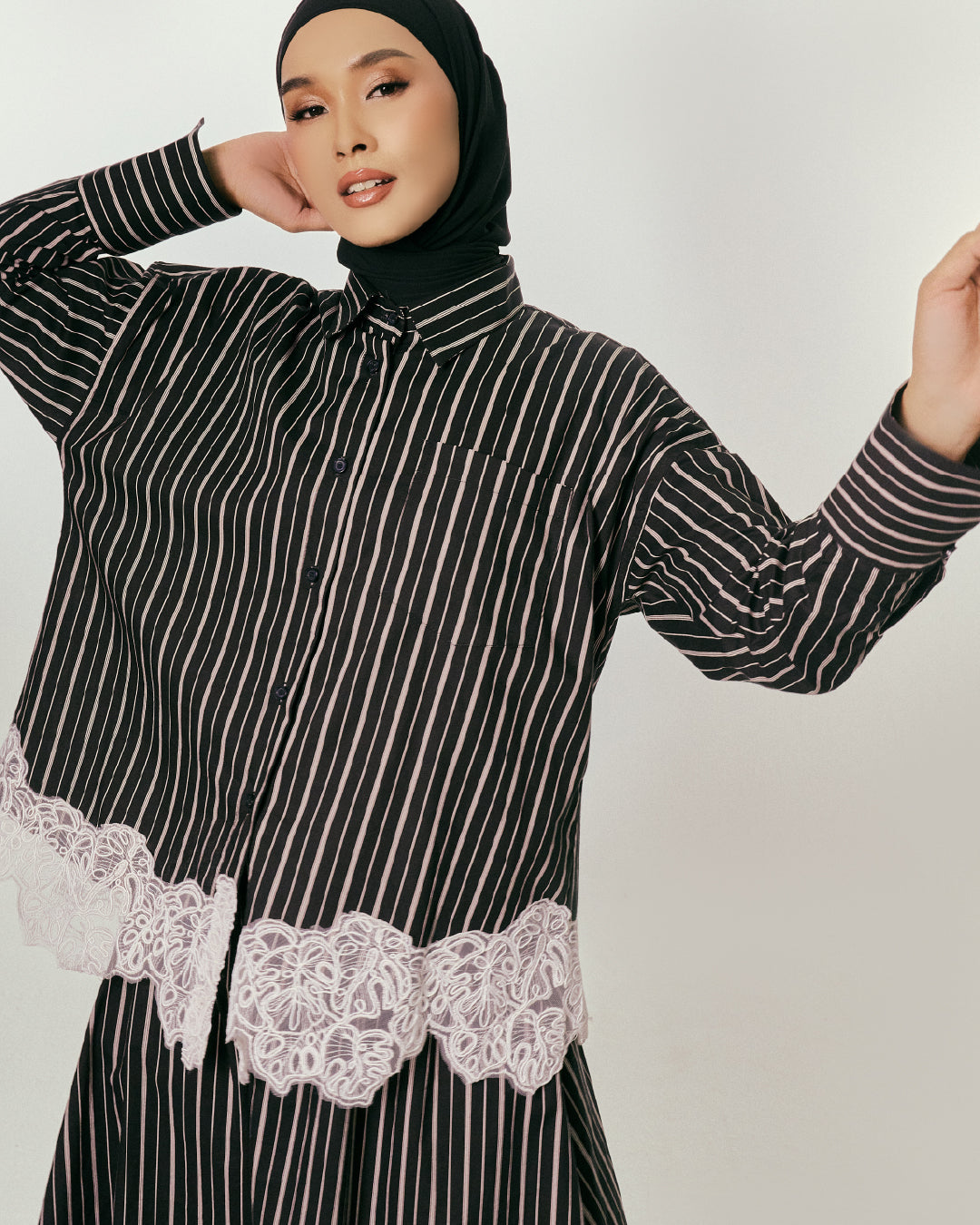 THE APRIL STRIPE SET CLASSIC BLACK
