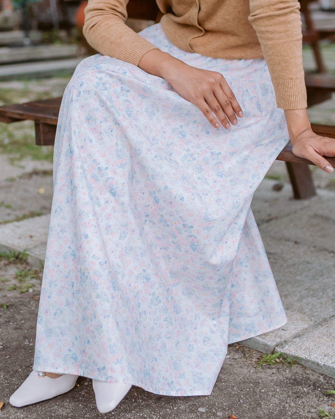 WANDERBLOOM SKIRT BLUE GARDENIA