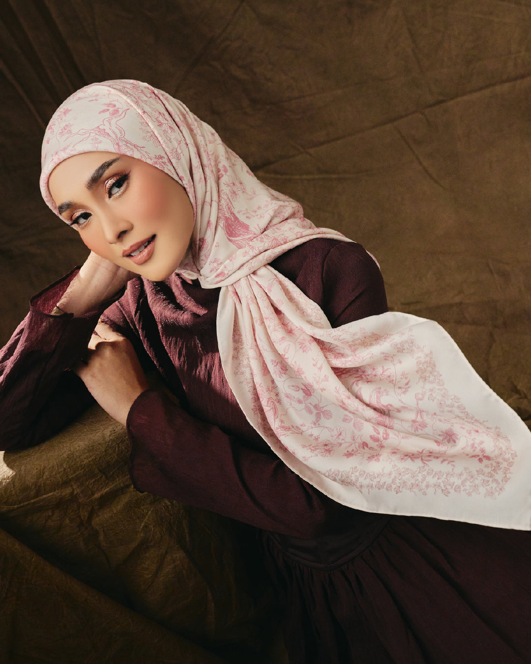 AZ WHIMSY GARDEN ORCHID GLACE