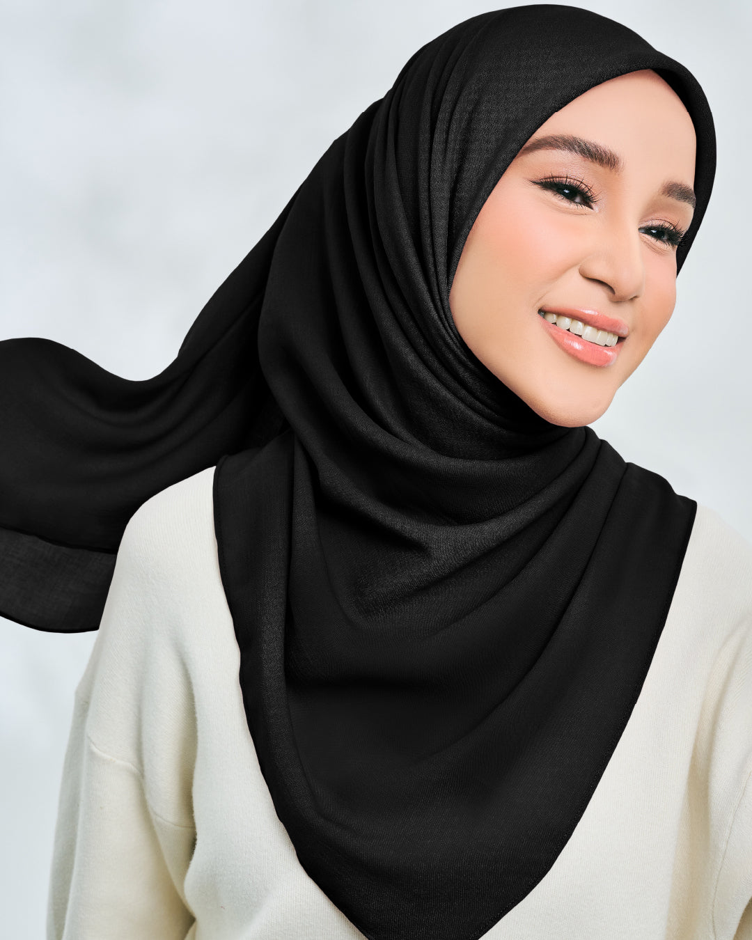 AZ NEUF SQUARE BLACK