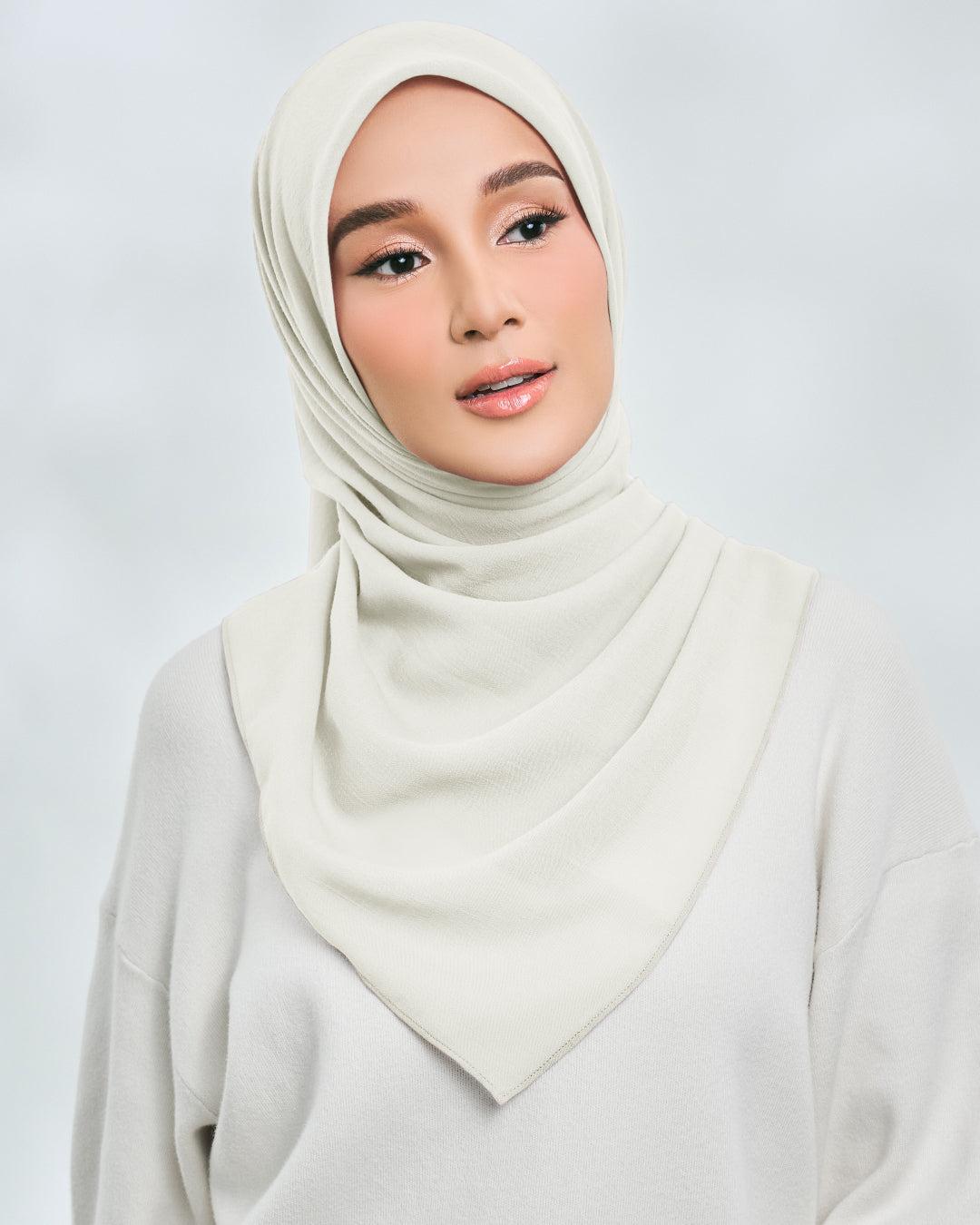 AZ NEUF SQUARE IVORY