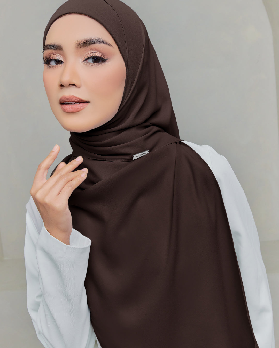 AZ DEJA INSTANT RICH BROWN