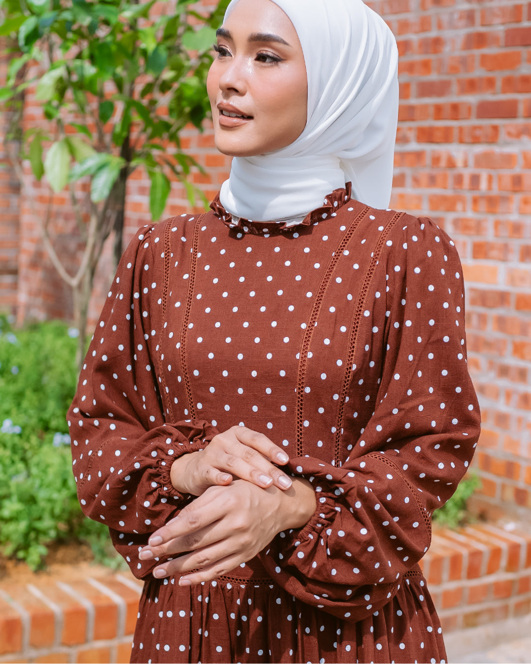 THE CHIC DOTS : BOLD DRESS