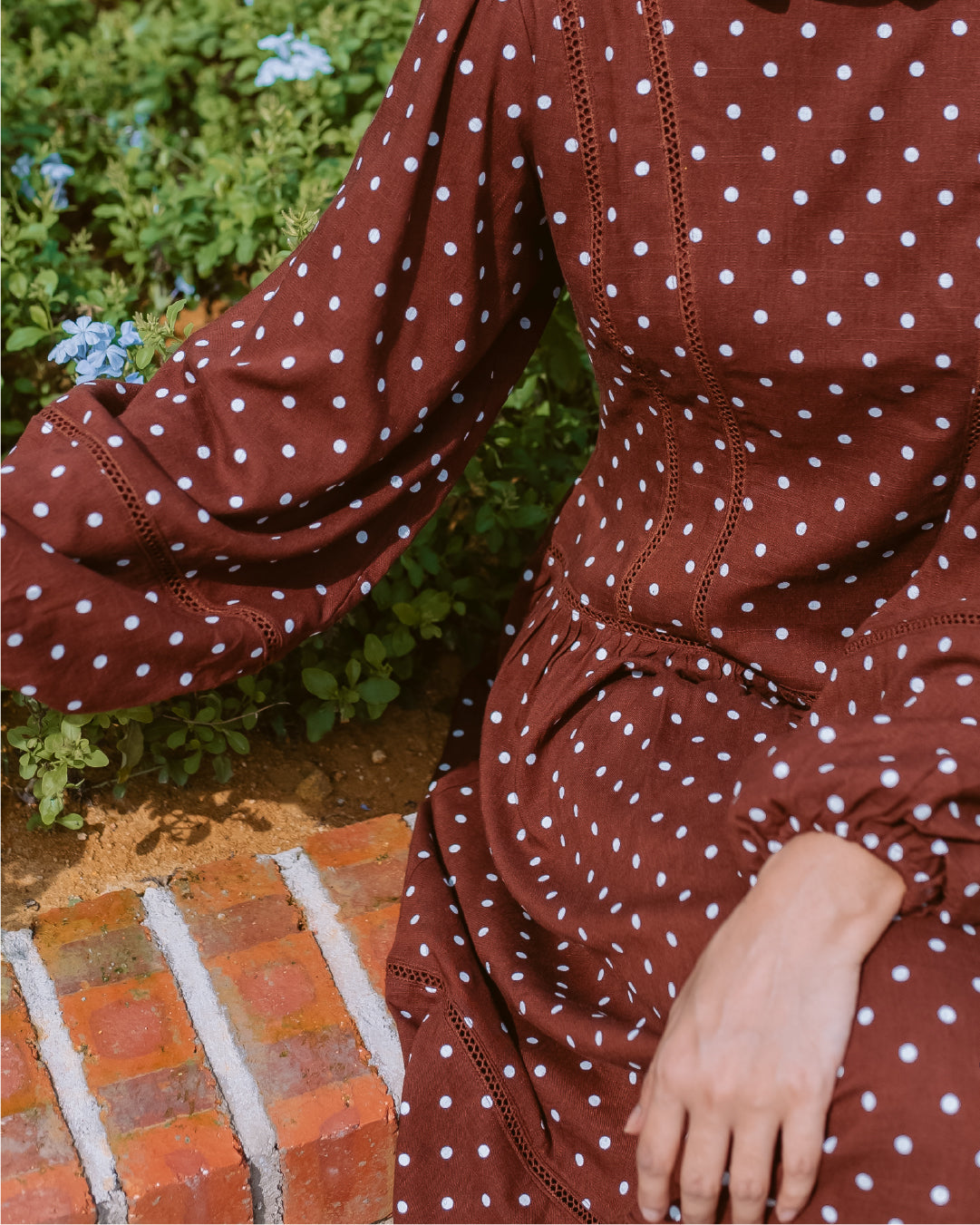 THE CHIC DOTS : BOLD DRESS