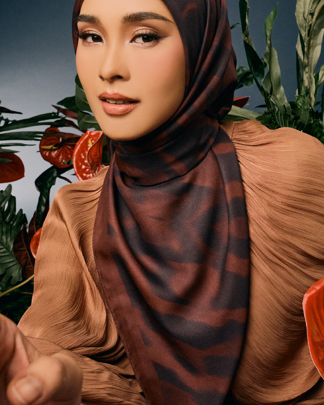 AZ FAUNE CRYPTIC UMBER SQ