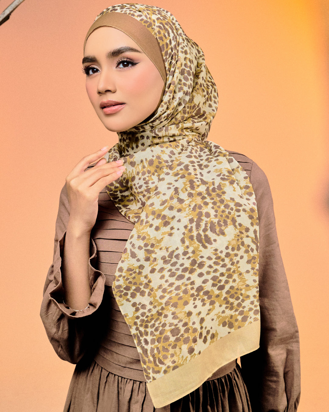 AZ NALA SHAWL OAKMOSS TYME