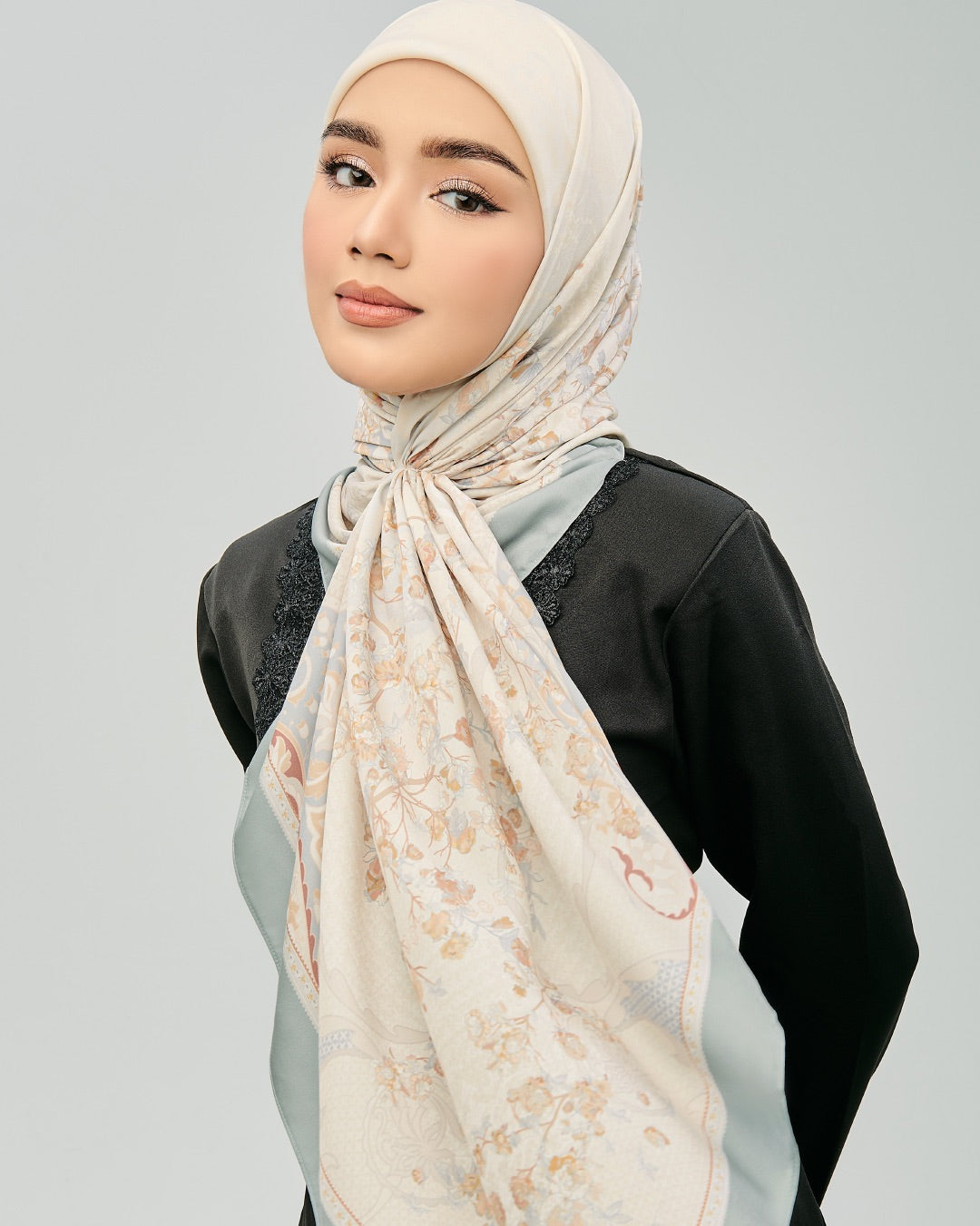 AZ TARI KIRANA