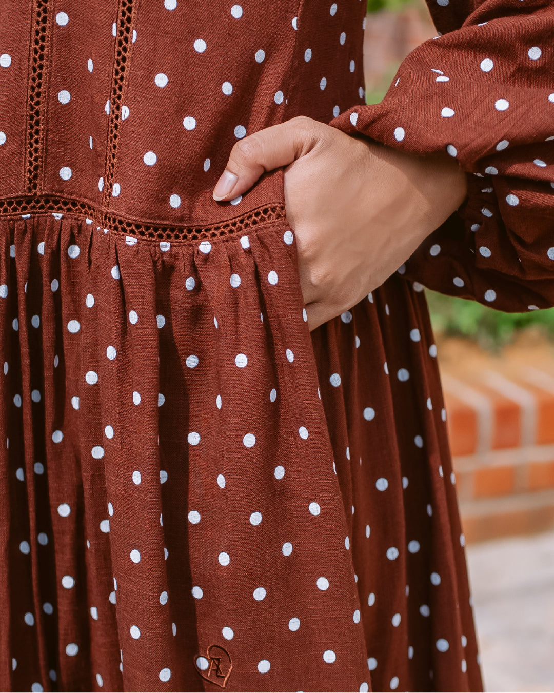 THE CHIC DOTS : BOLD DRESS