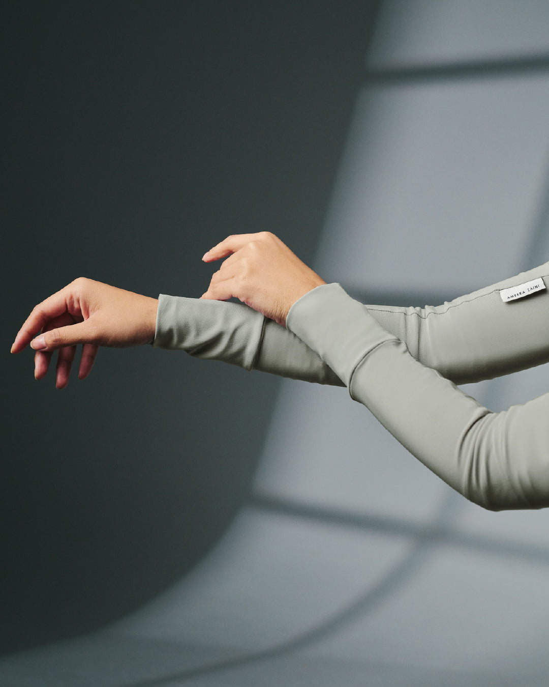 AZ NUR 2.0 HANDSLEEVES GREY