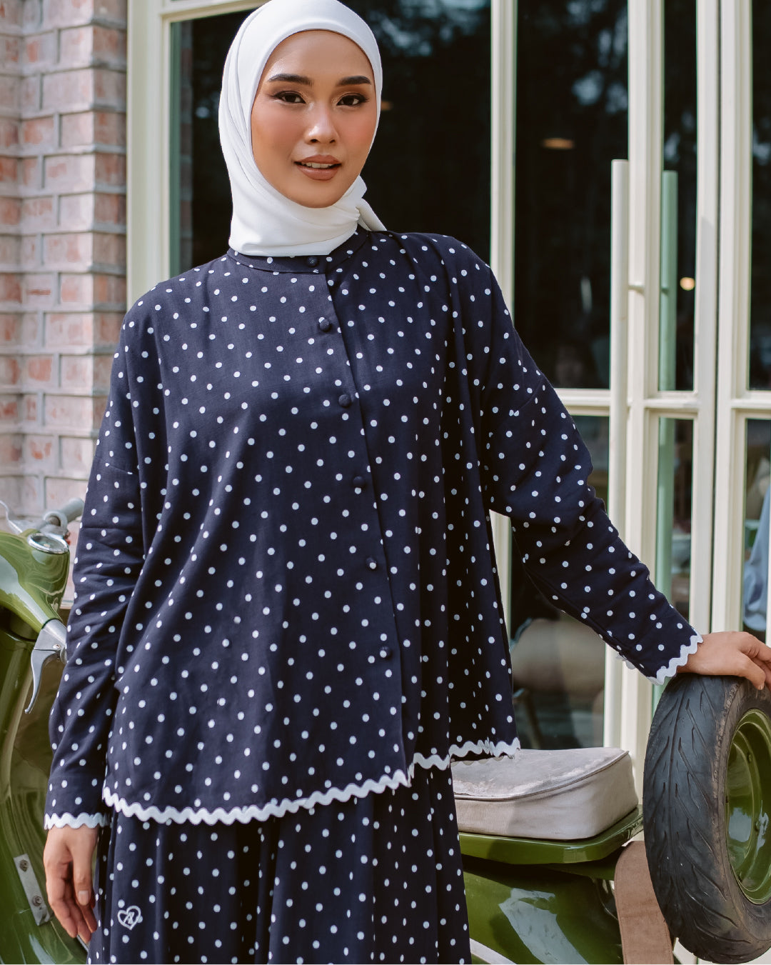 THE CHIC DOTS : CLASSIC SET - BLUEFETTI