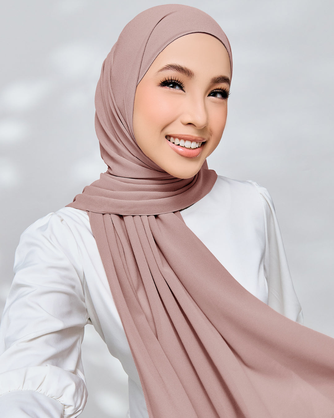 AZ IVY SHAWL ROSETTE