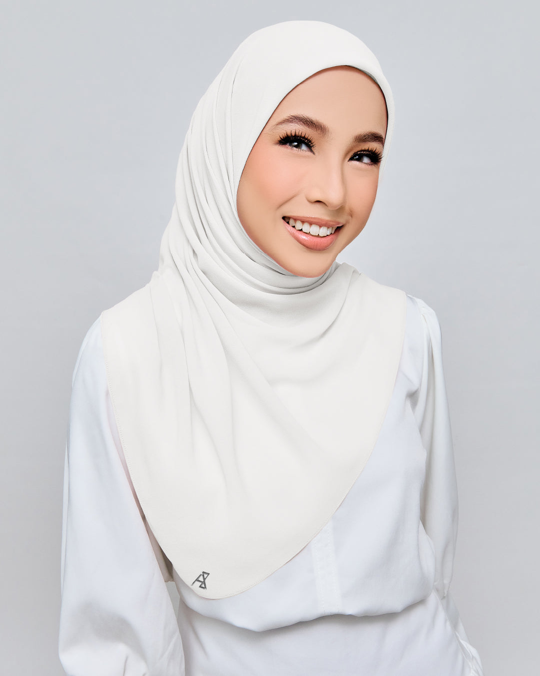AZ IVY SQUARE OFF WHITE