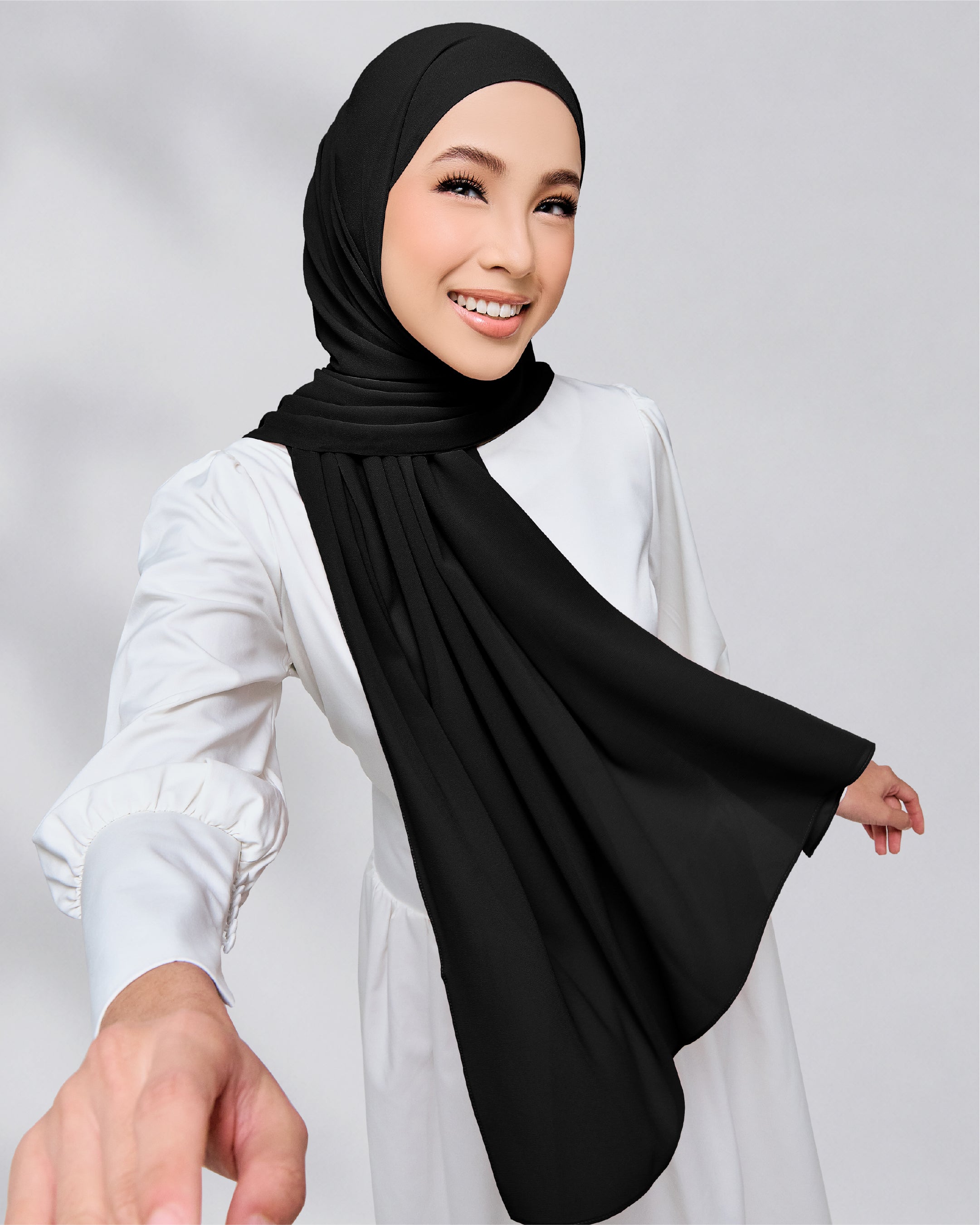 AZ IVY SHAWL NEW BLACK