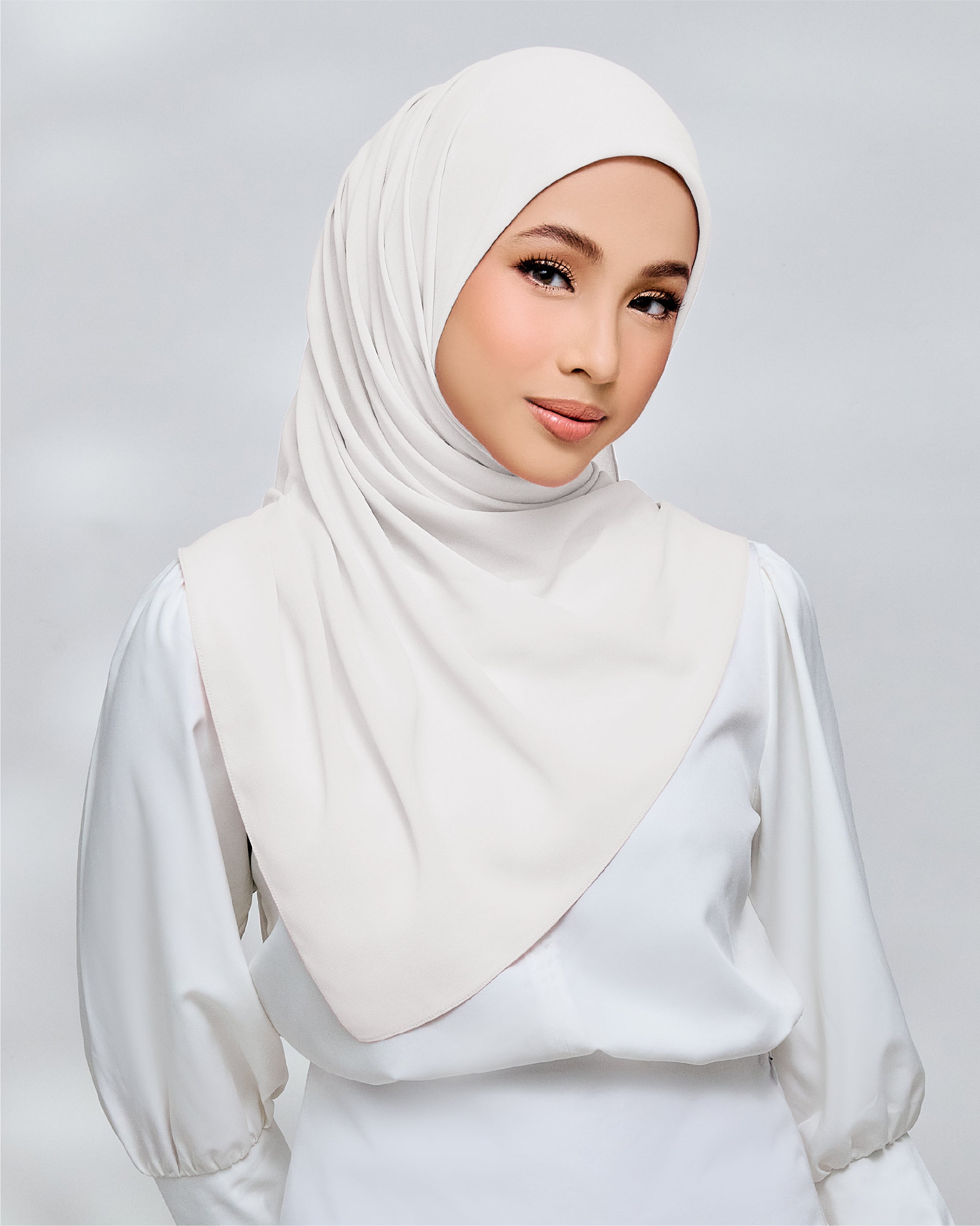 AZ IVY SQUARE NEW PURE WHITE