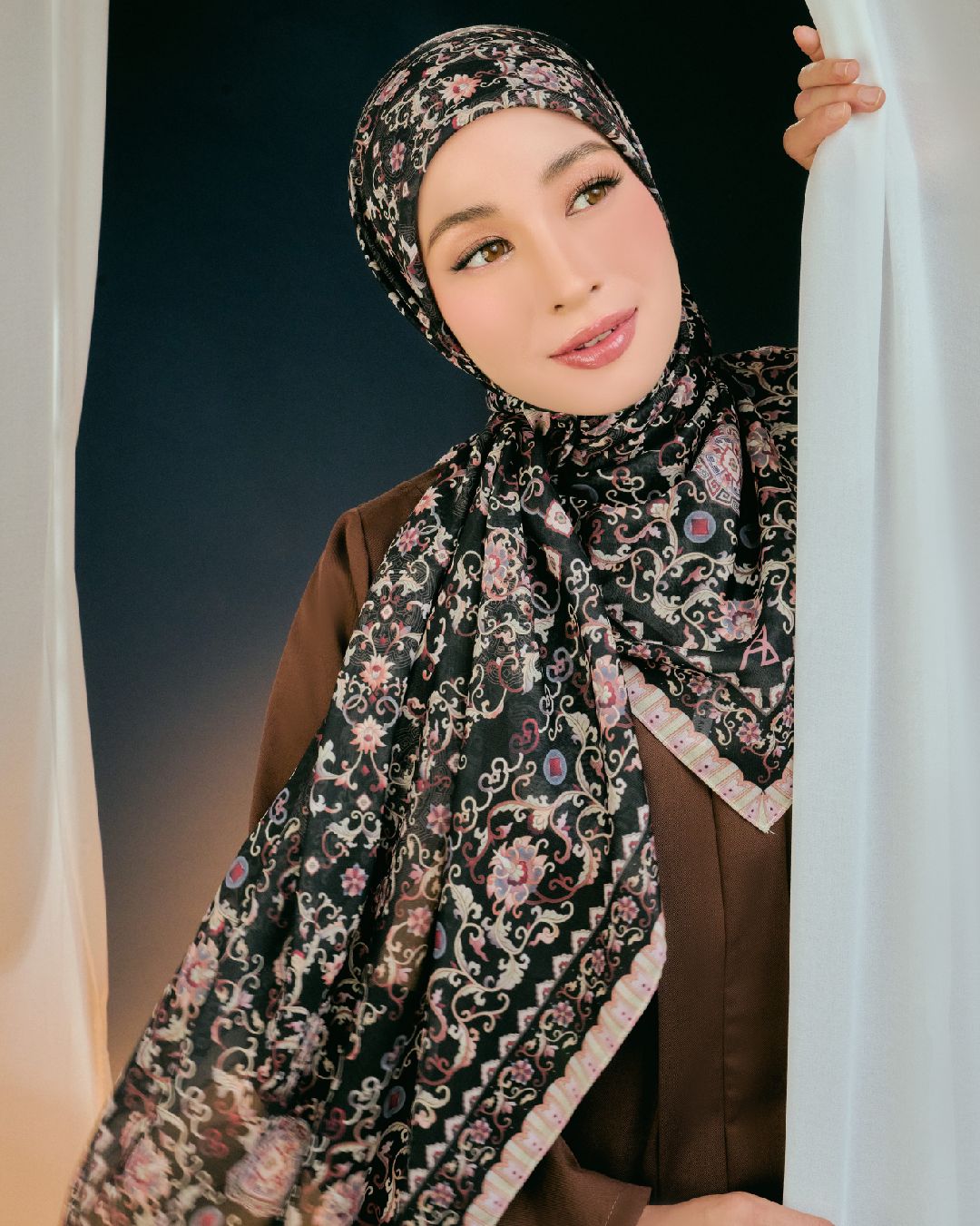 AZ QAIRA COBLAT IRIS