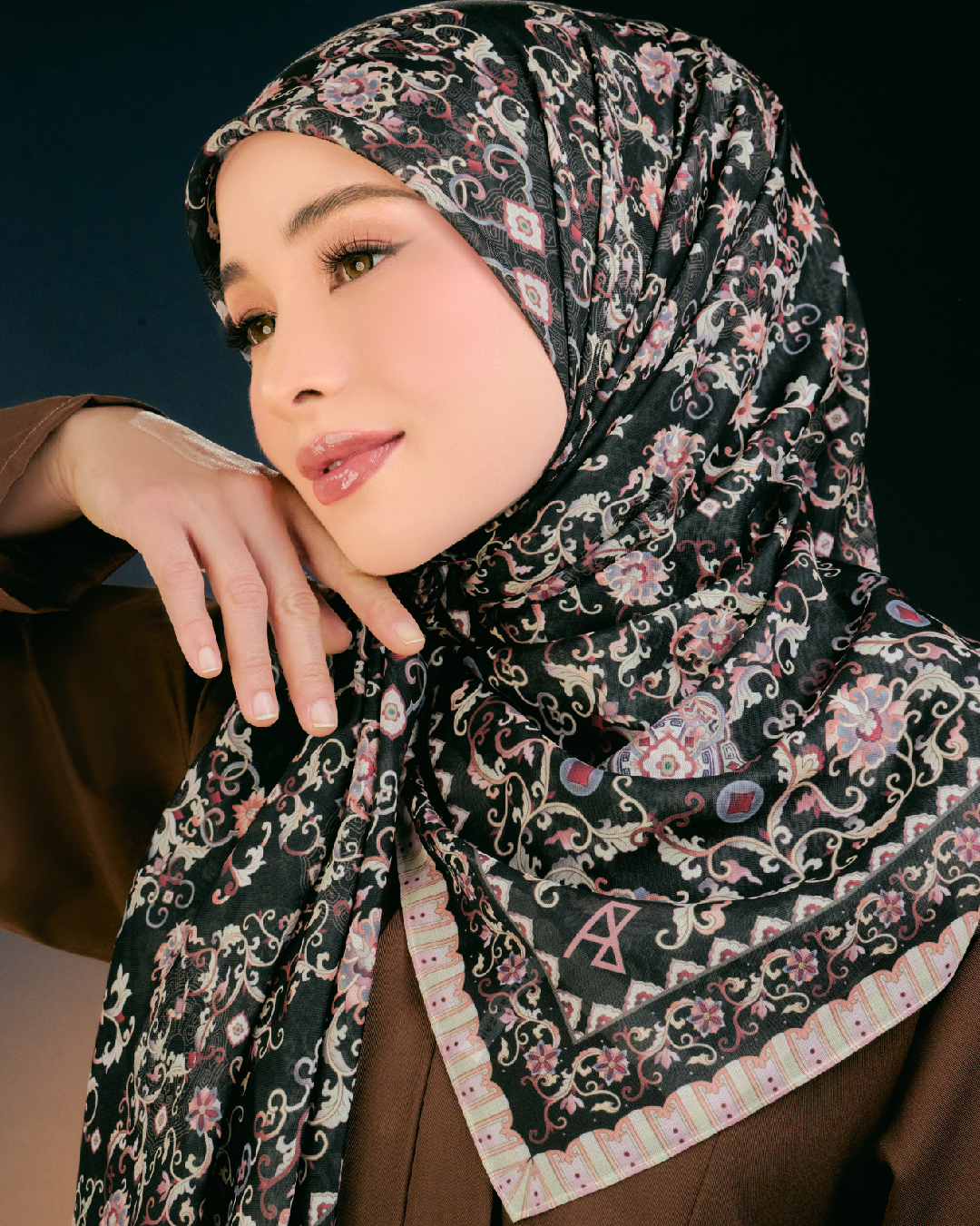 AZ QAIRA COBLAT IRIS