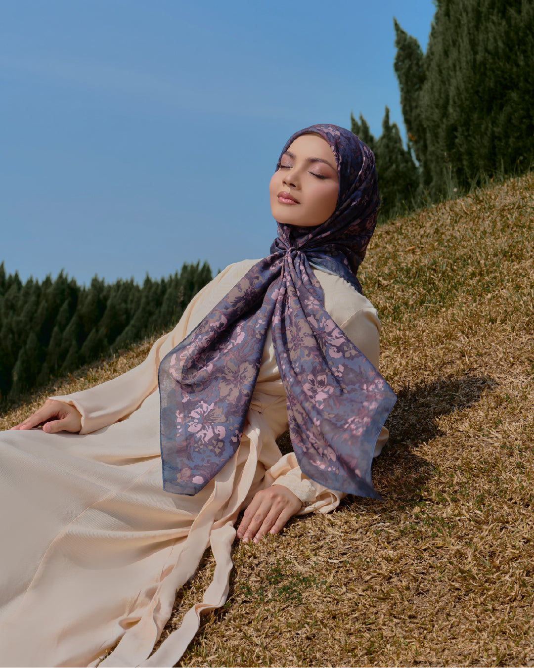 AZ REINA BITTERSWEET IRIS