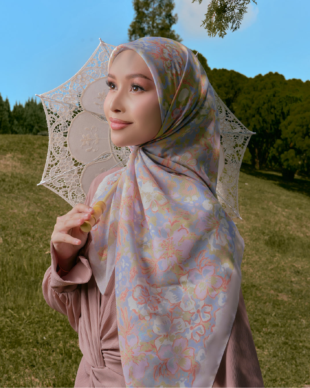 AZ REINA CASHMERE BEES
