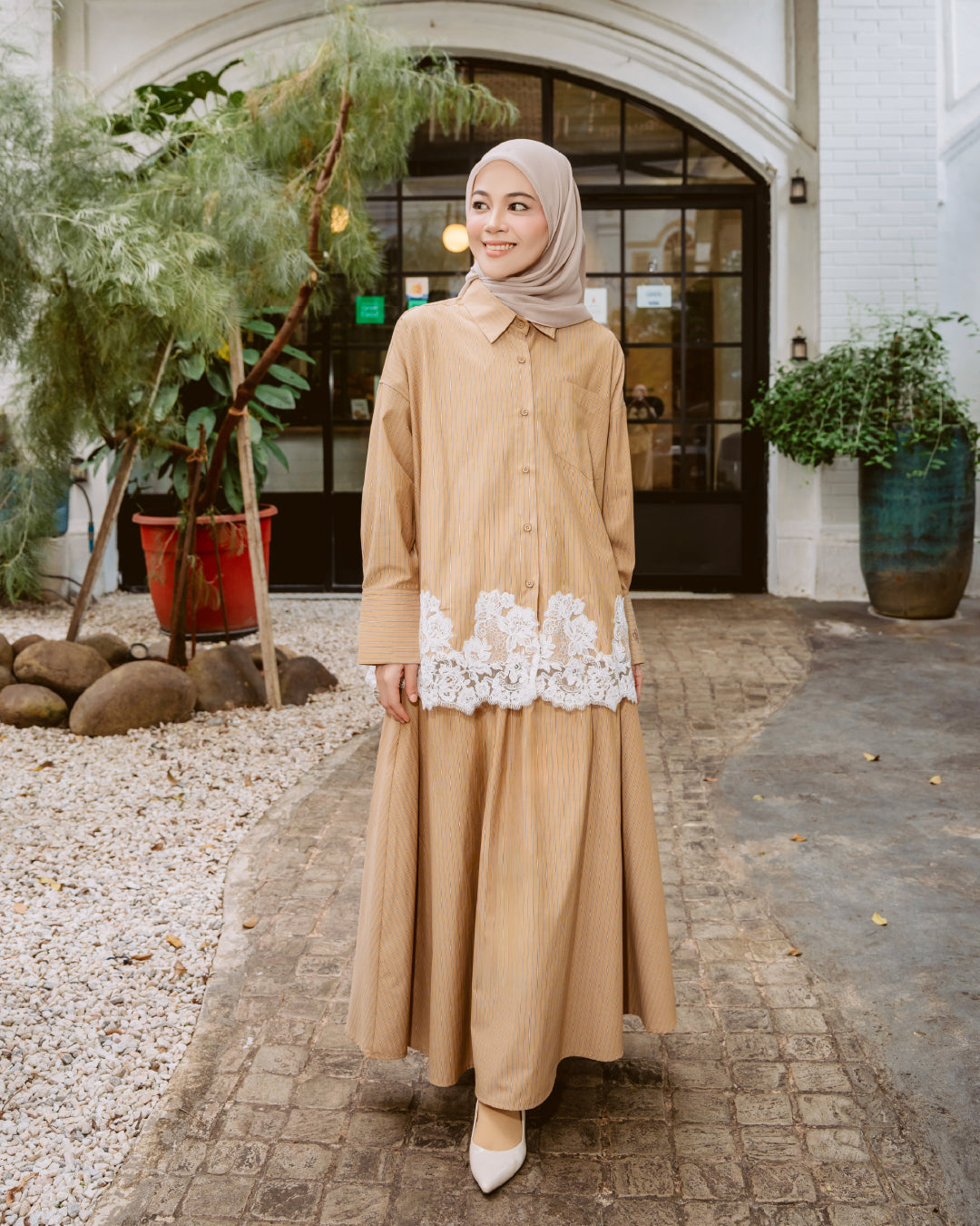THE APRIL STRIPE SET CLASSIC BROWN