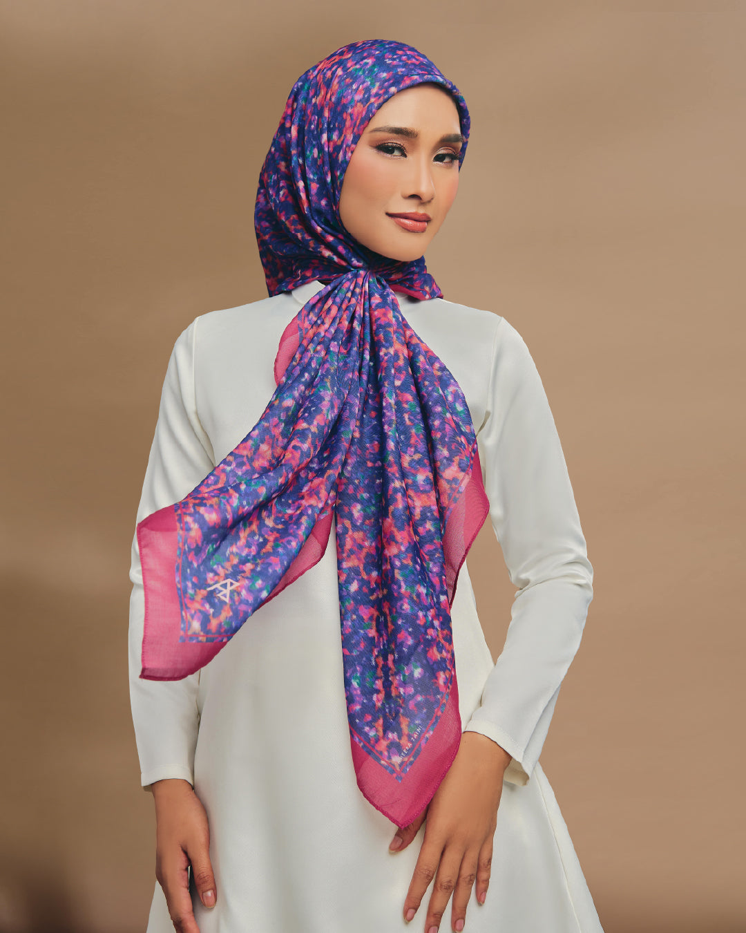 AZ CIARA CRYSTALLINE