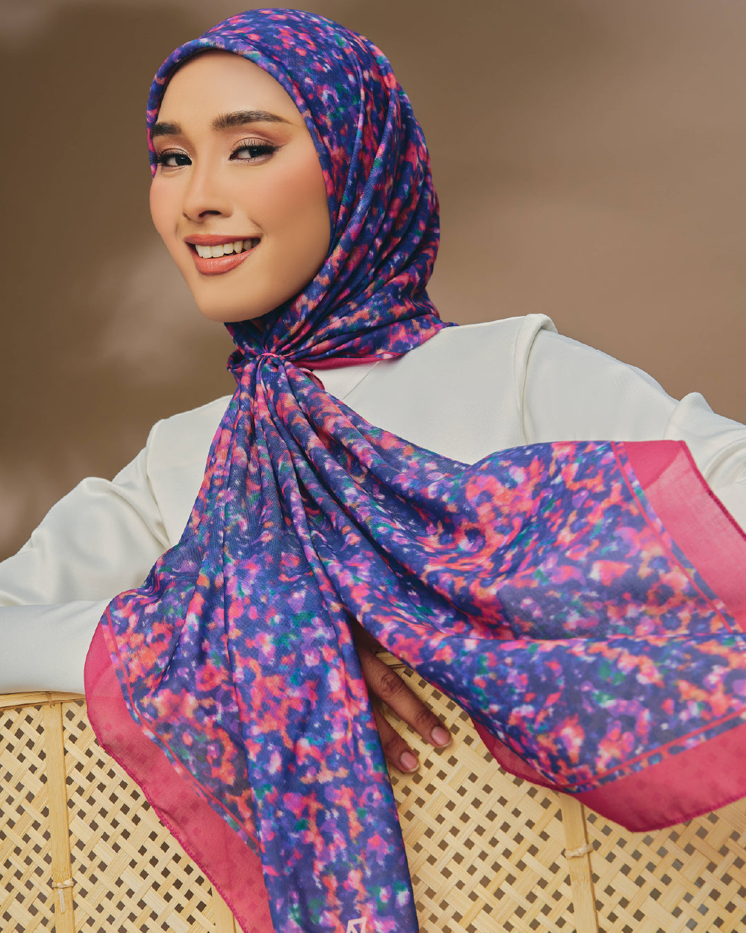 AZ CIARA CRYSTALLINE