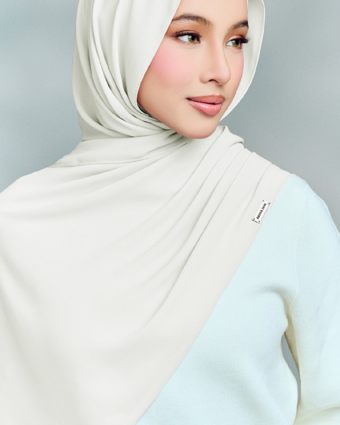 MAYA LITE INSTANT WITH COVERED NECK OFF WHITE