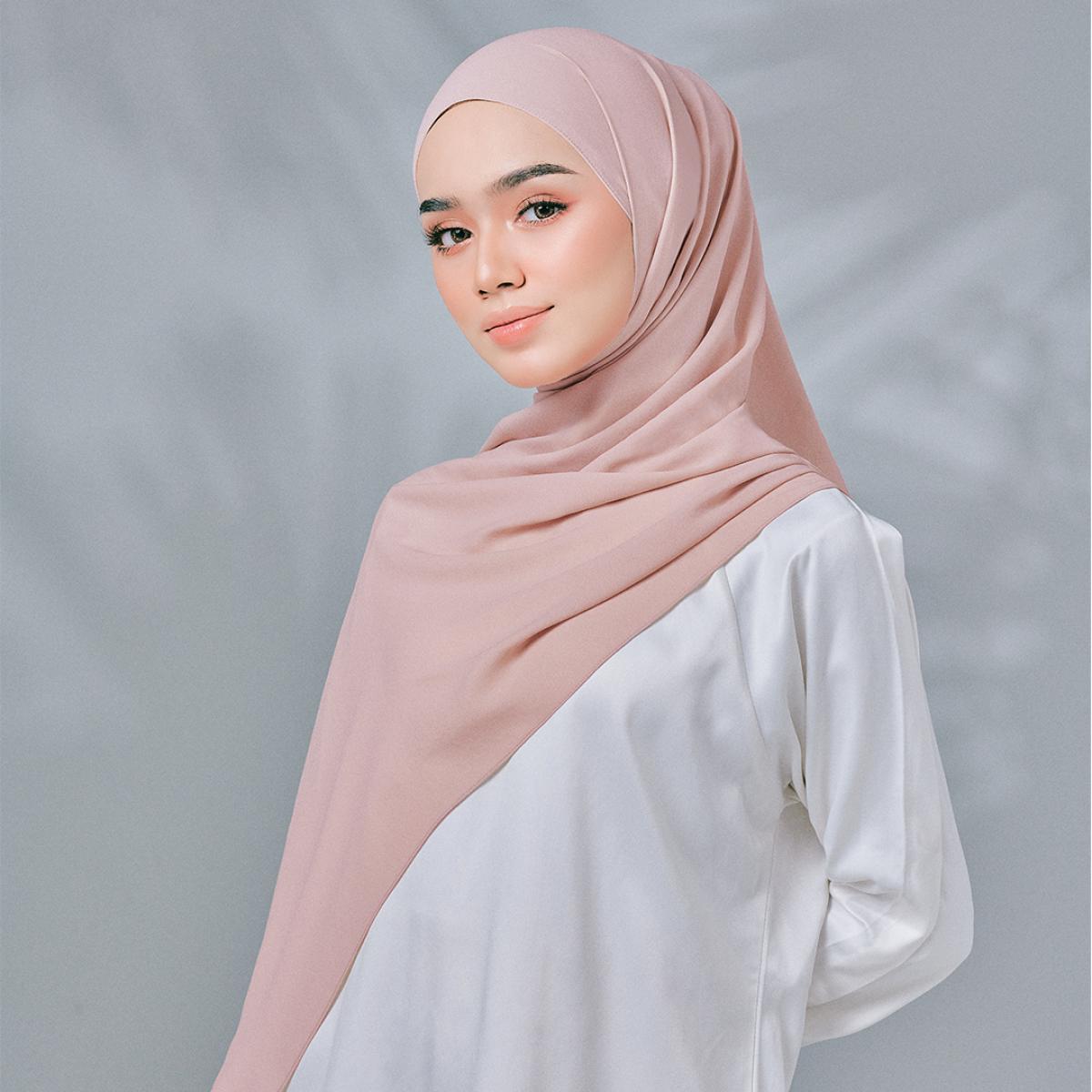 Ameera Zaini | Shop Exclusive Printed Hijab | Square | Shawl | Bawal ...